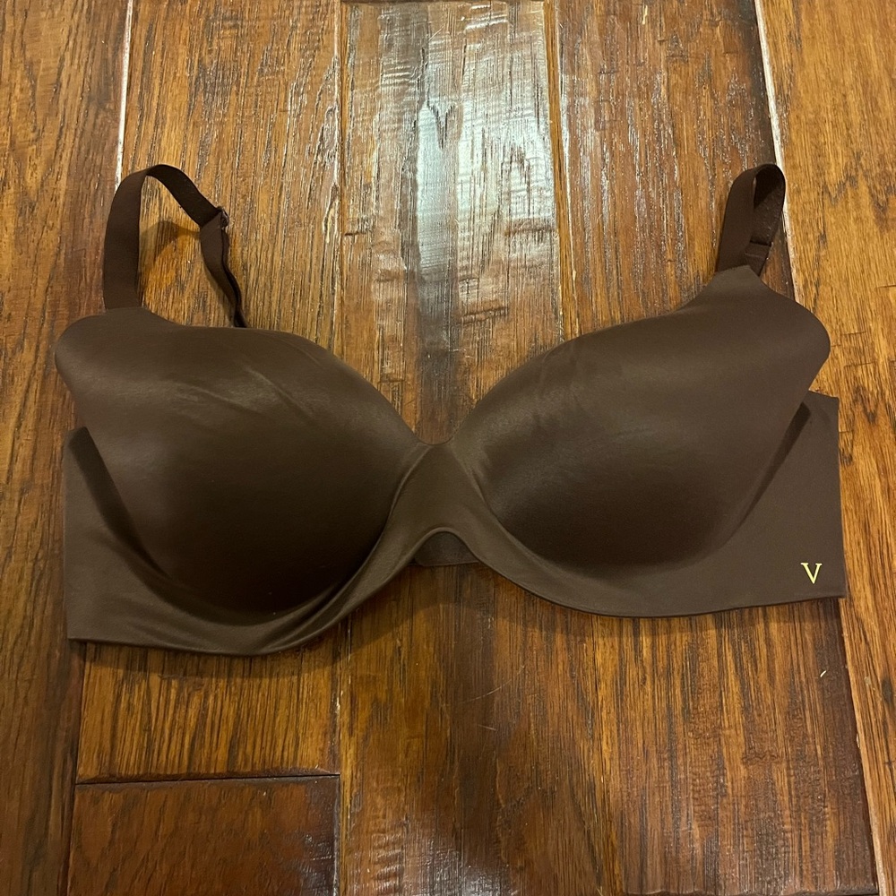Victoria’s Secret Infinity Lightly Lined Wireless Full-Coverage Bra. Size 38D.